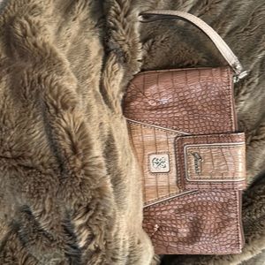 Mauve Guess clutch: bought in Italy!